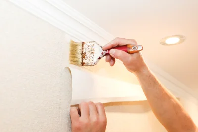 Pose de papier peint à Oradour — revêtements muraux et toiles de verre